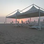 Comfy Beachfront - 50m From The Sea *