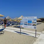 Comfy Beachfront - 50m From The Sea Appartamento
