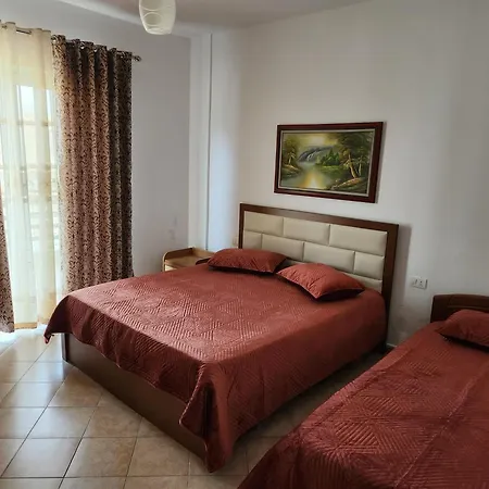 Comfy Beachfront - 50m From The Sea 公寓