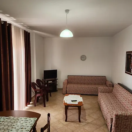 Comfy Beachfront - 50m From The Sea Apartment *