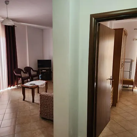 Comfy Beachfront - 50m From The Sea 格勒姆