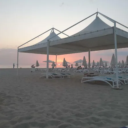 Comfy Beachfront - 50m From The Sea *