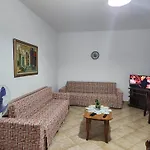 Apartment Comfy Beachfront - 50m From The Sea Golem (Tirana)