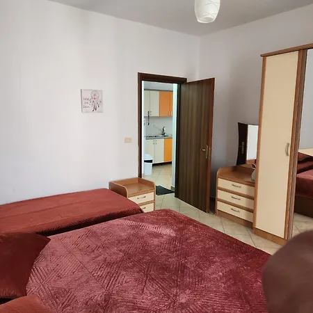 Comfy Beachfront - 50m From The Sea Apartment