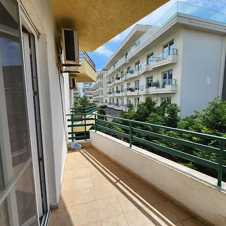 Comfy Beachfront - 50m From The Sea * 골렘