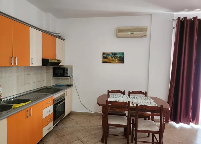 Comfy Beachfront - 50m From The Sea * 골렘