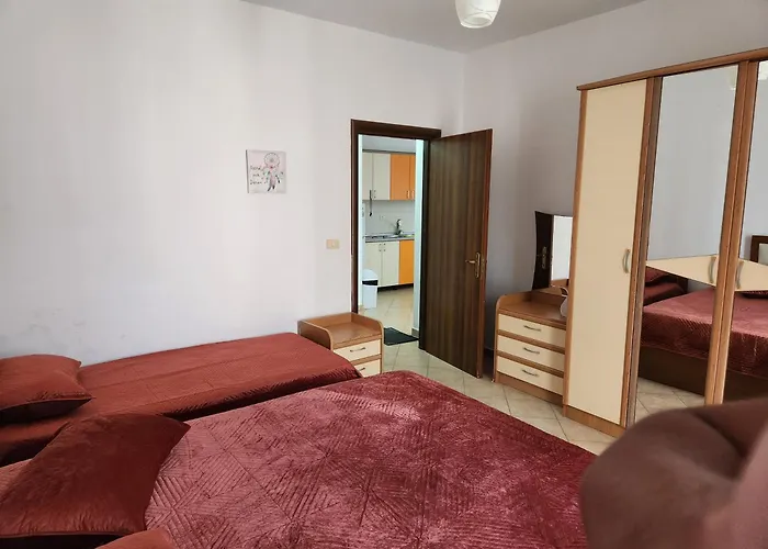 Comfy Beachfront - 50m From The Sea 아파트