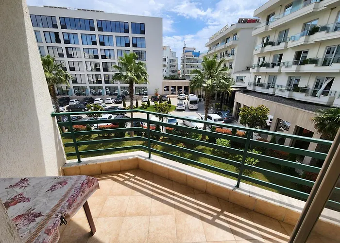 Comfy Beachfront - 50m From The Sea 아파트 *