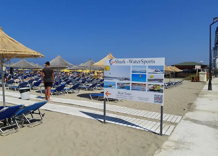 Comfy Beachfront - 50m From The Sea 아파트